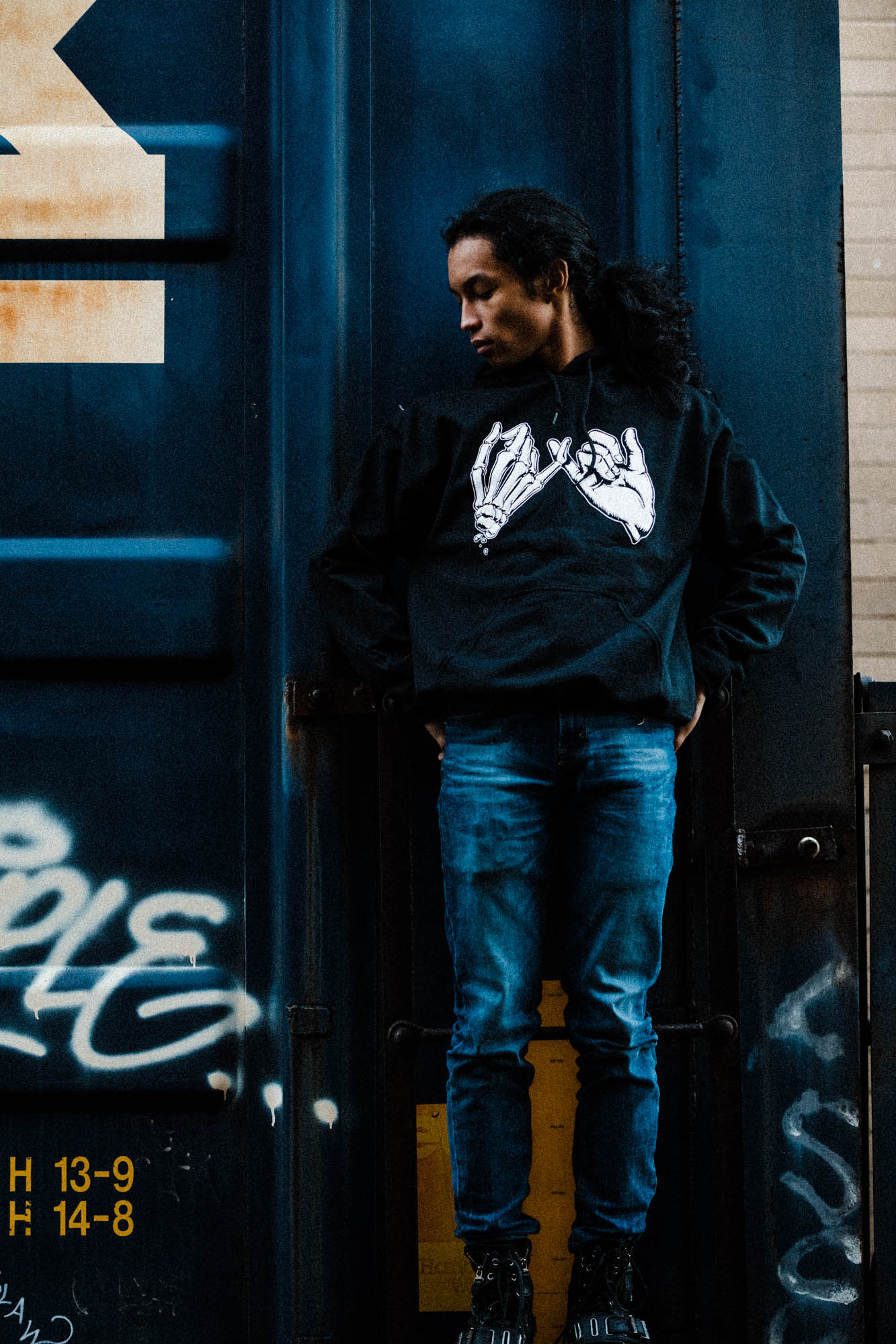 Unisex black hoodie with promise (Yakusoko) design on front in white ink and black cloud Kuro Kumo Japanese kanji characters in gray on back.