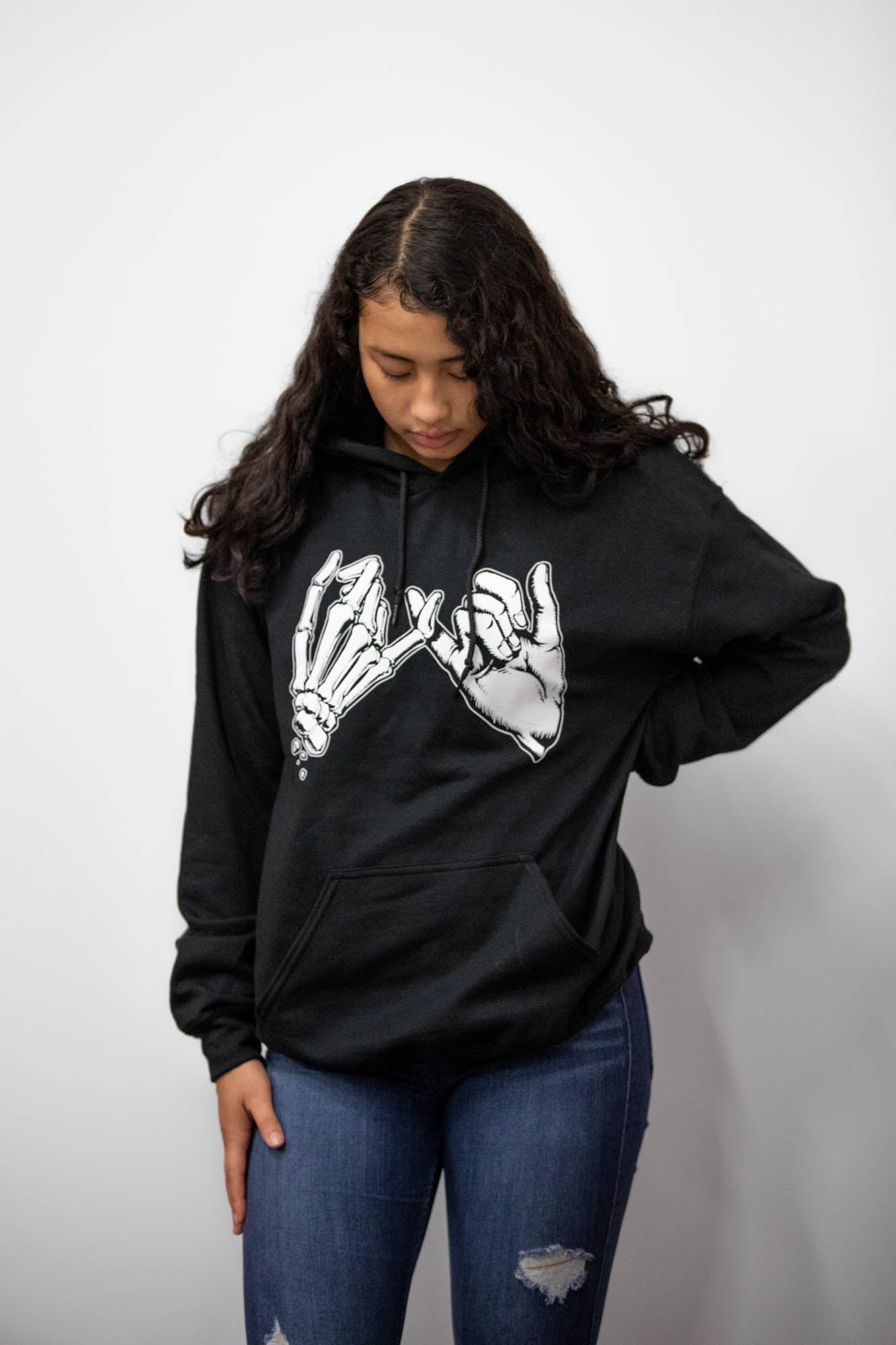 Unisex black hoodie with promise (Yakusoko) design on front in white ink and black cloud Kuro Kumo Japanese kanji characters in gray on back.