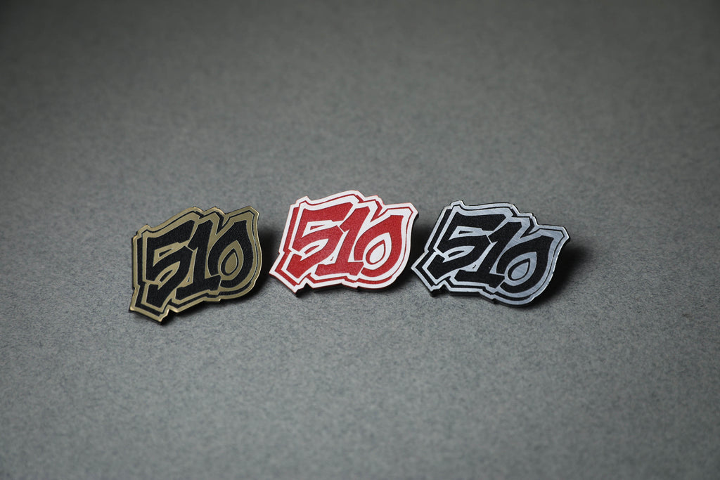 510 acrylic lapel pins in gold, red or silver