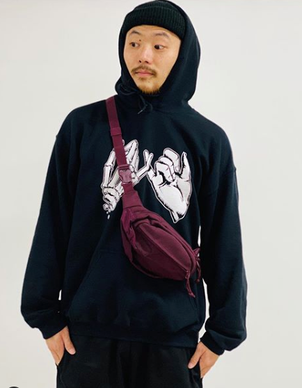 Unisex black hoodie with promise (Yakusoko) design on front in white ink and black cloud Kuro Kumo Japanese kanji characters in gray on back.